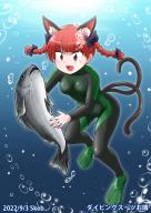 1girl :d ? air_bubble alternate_costume animal_ears black_bow bodysuit bow braid bubble cat_ears cat_tail diving diving_suit fang fish freediving hair_bow kaenbyou_rin kousei_(public_planet) multiple_tails nekomata open_mouth red_eyes red_hair smile solo submerged swimming tail touhou twin_braids two_tails underwater wetsuit // 712x1000 // 697KB